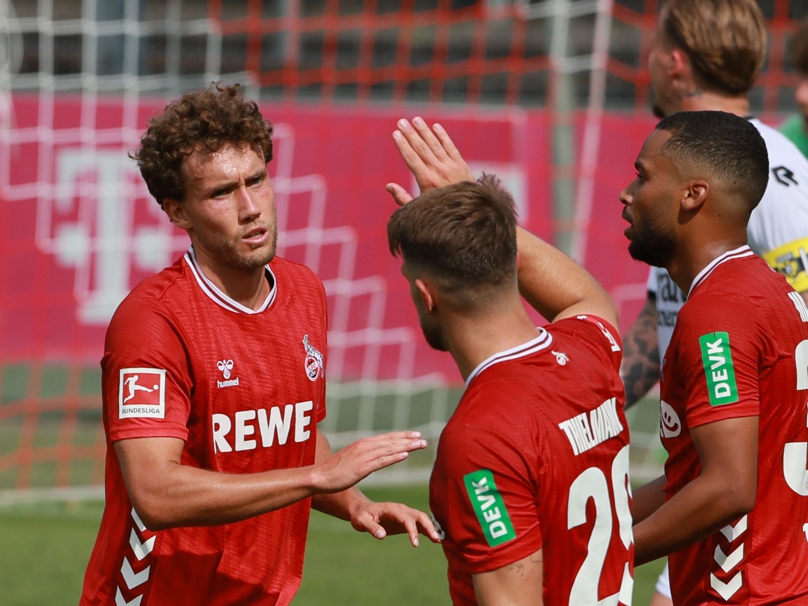 1. FC Köln gibt sich gegen Essen keine Blöße – Waldschmidt mit fünf Treffern