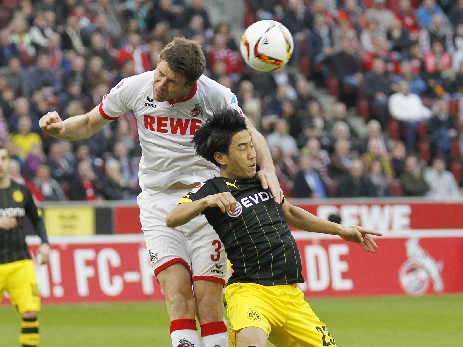 Dominique Heintz in der Saison 2015/16 gegen Borussia Dortmund