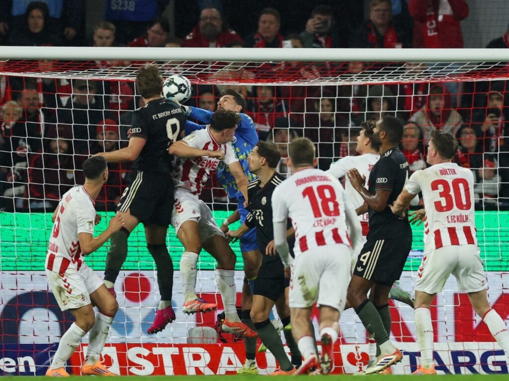 Nicht die beste Figur machten einige Kölner bei Kanes Treffer