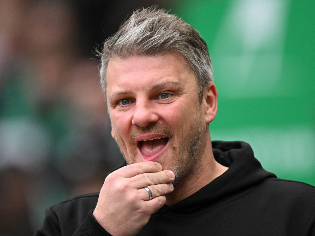 Lukas Kwasniok beim Spiel gegen Bremen