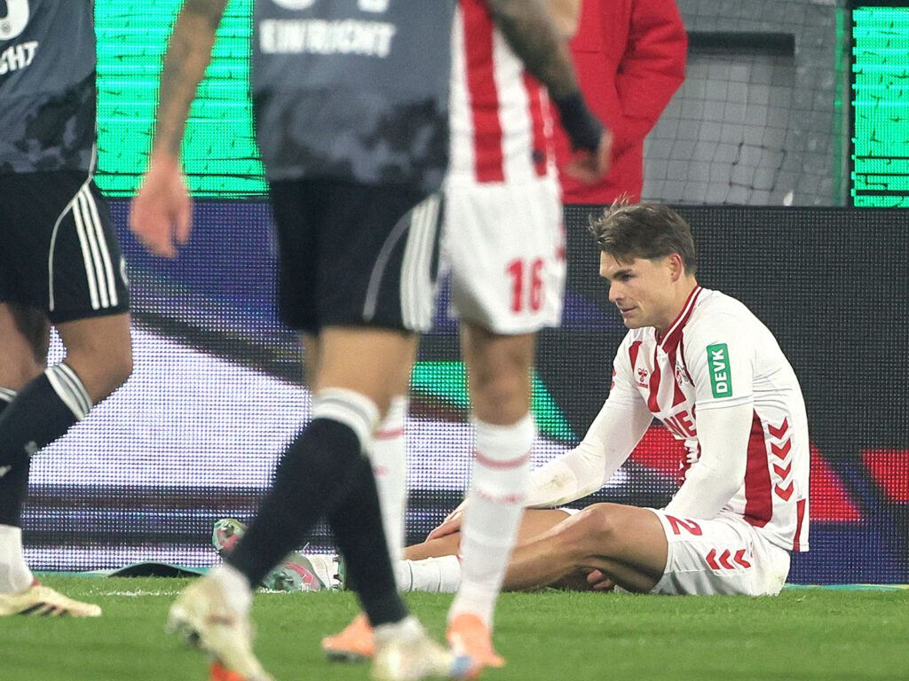 Joel Schmied verletzt am Boden