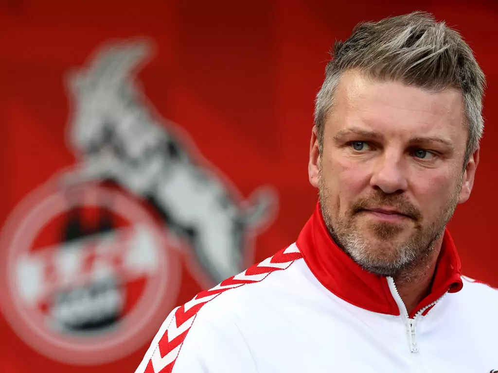 Lukas Kwasniok beim Heimspiel des 1. FC Köln gegen den Hamburger SV