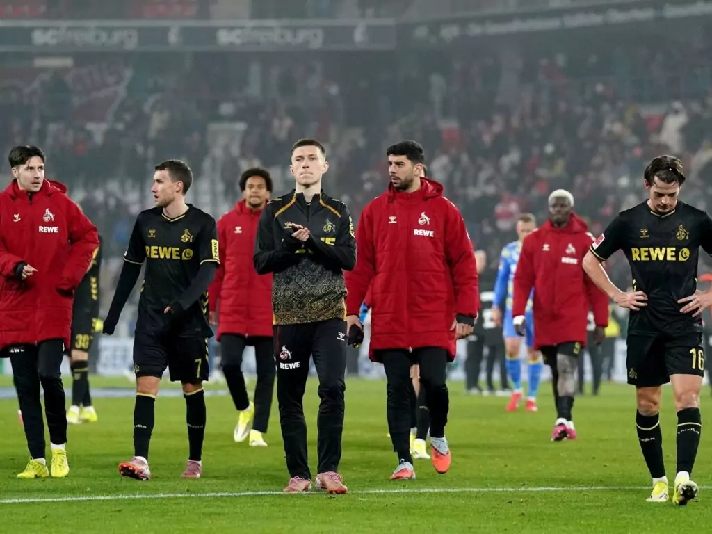 Die Spieler des 1. FC Köln nach der Niederlage gegen Freiburg