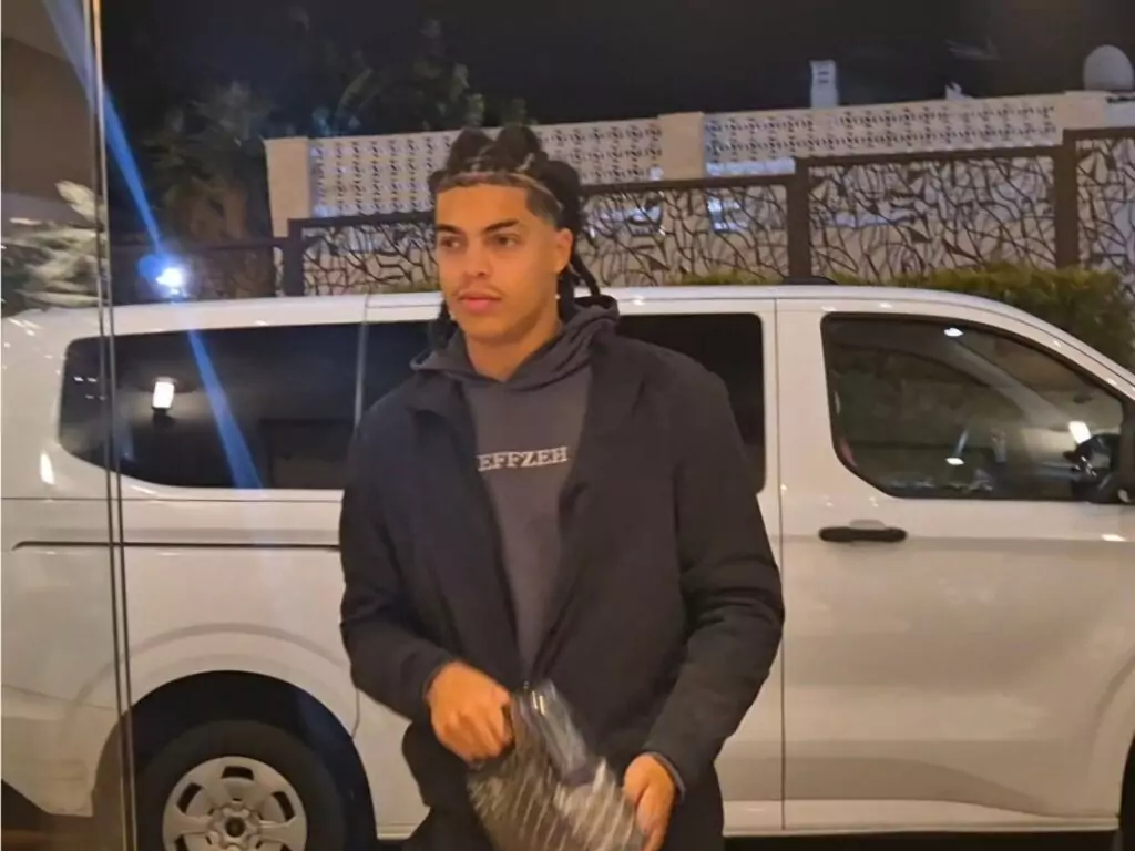 Jamaih Simpspon-Pusey im Hotel in La Nucia