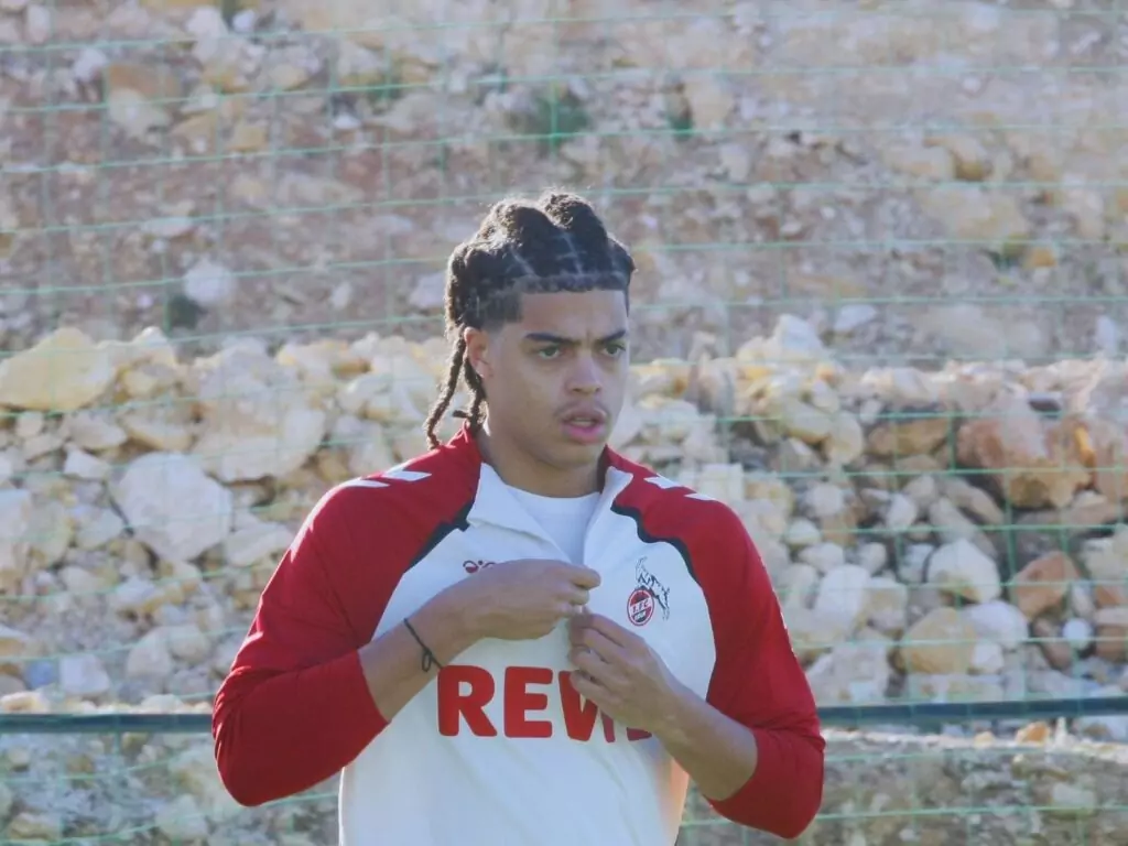 Jahmai Simpson-Pusey beim ersten Training für den 1. FC Köln