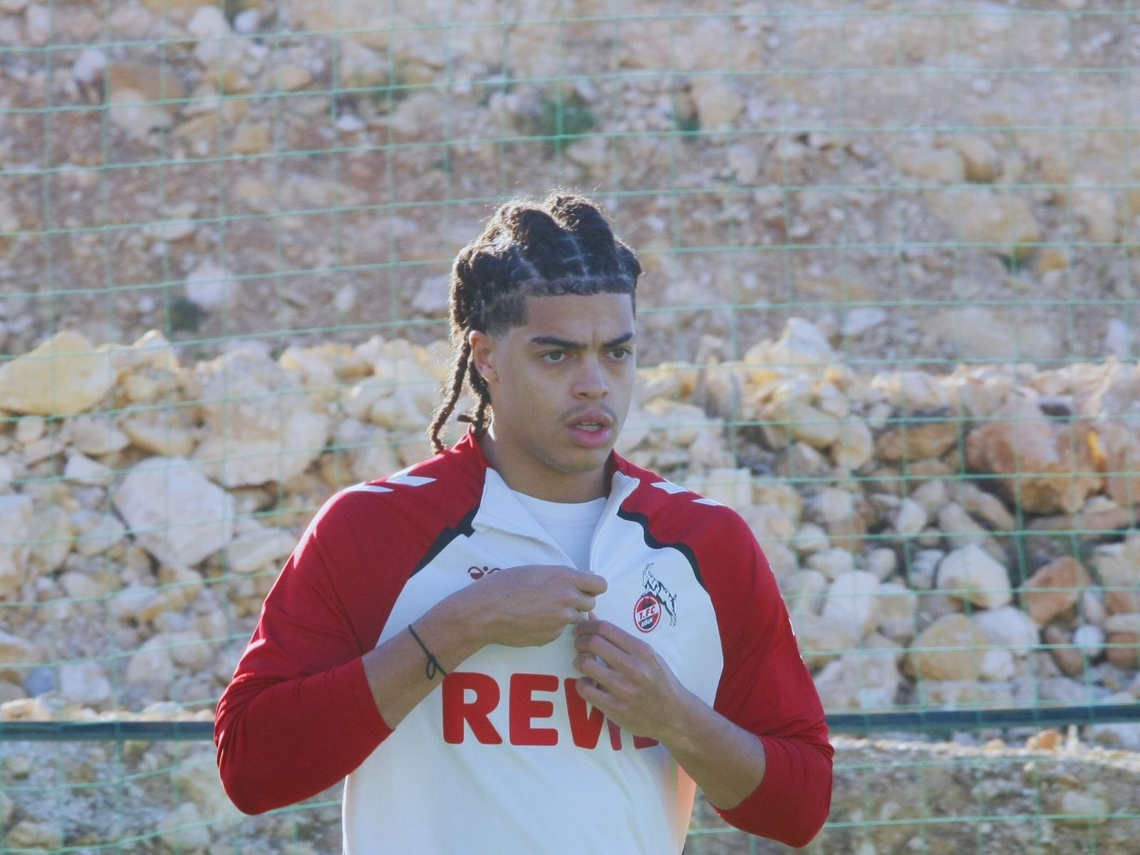 Jahmai Simpson-Pusey beim ersten Training für den 1. FC Köln