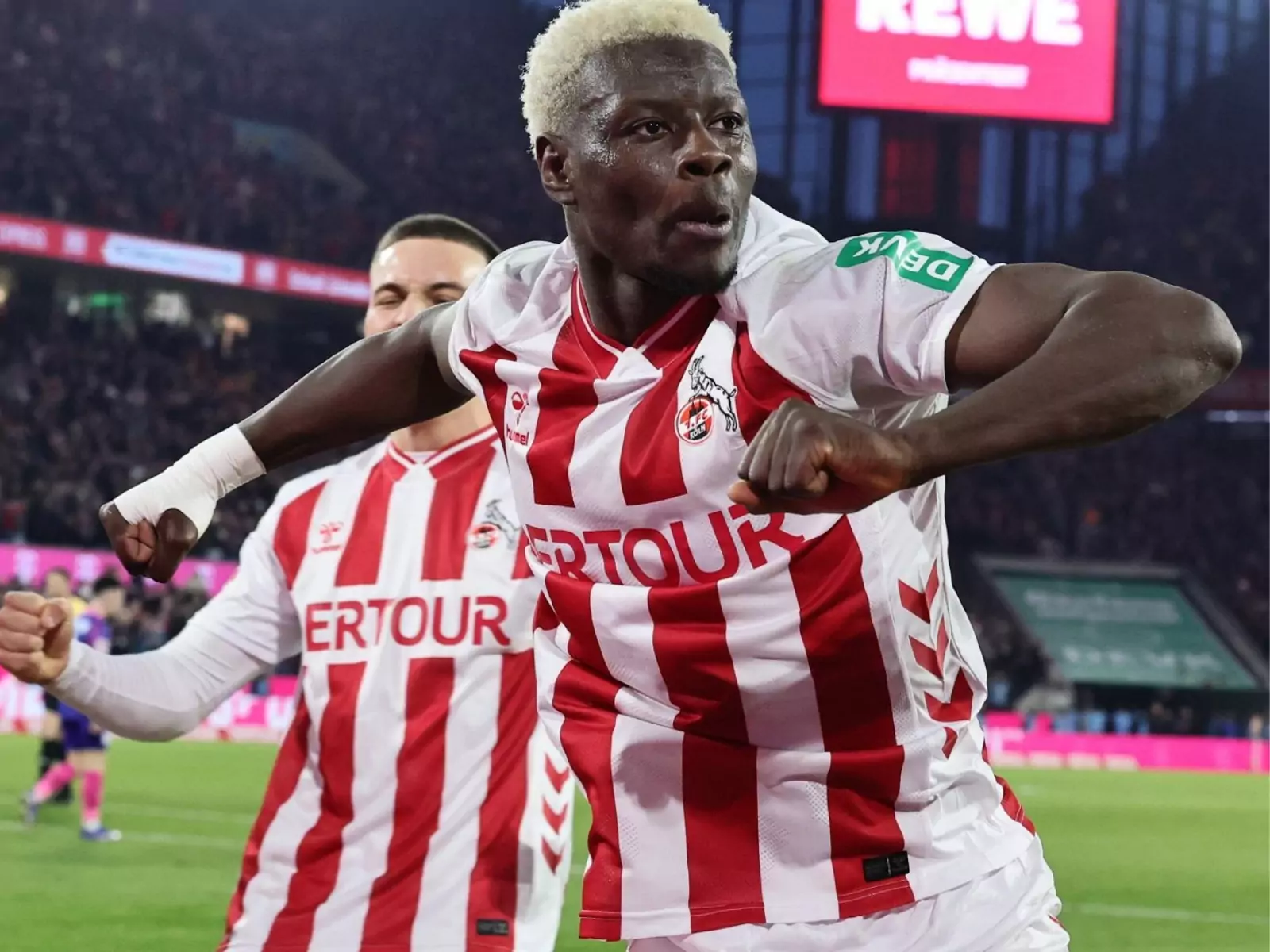 Ragnar Ache bejubelt seinen Siegtreffer gegen Mainz 05