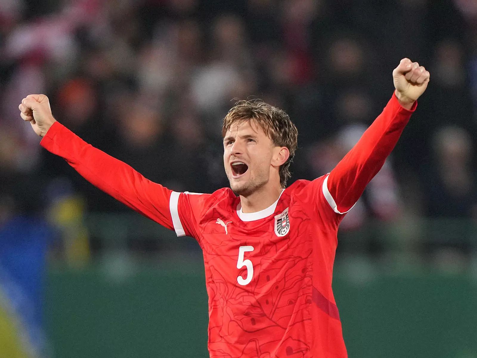 Stefan Posch jubelt im Trikot der österreichischen Nationalmannschaft