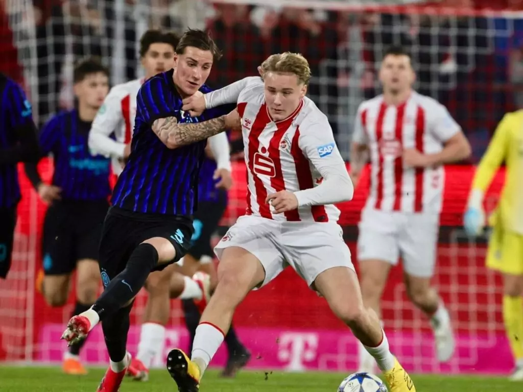 Fynn Schenten für die U19 des 1. FC Köln gegen Inter Mailand