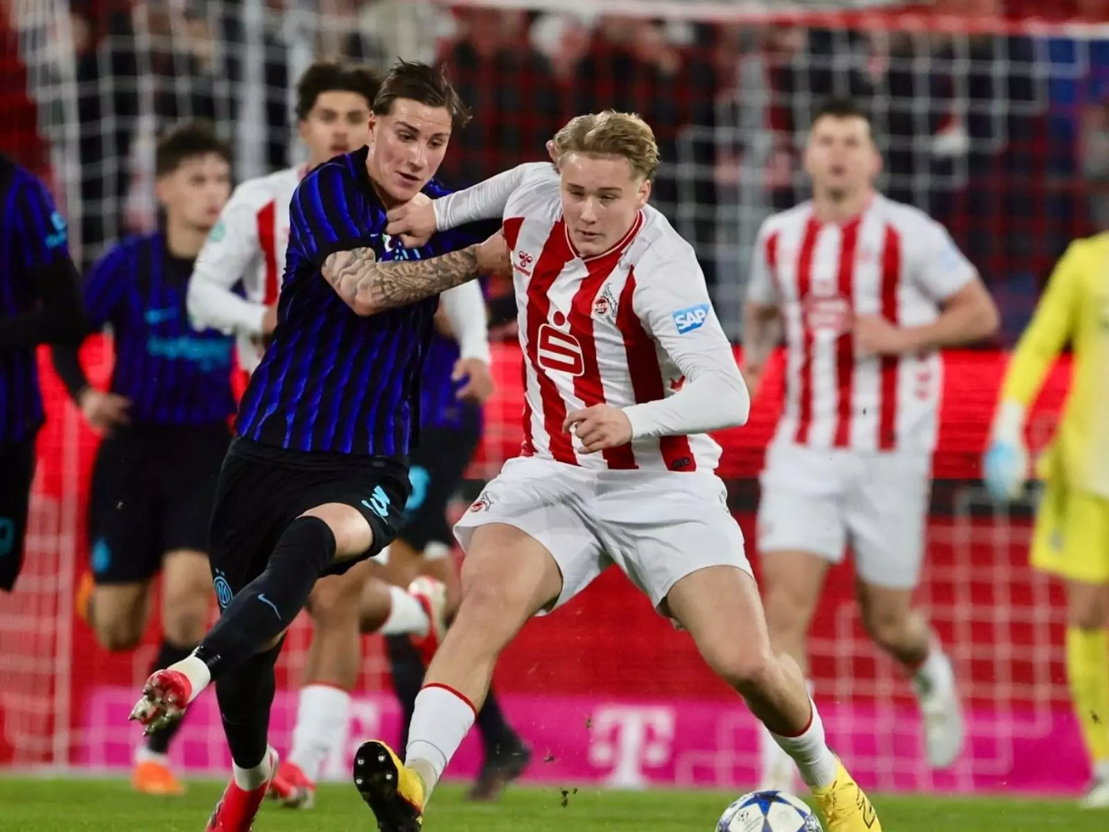 Fynn Schenten für die U19 des 1. FC Köln gegen Inter Mailand