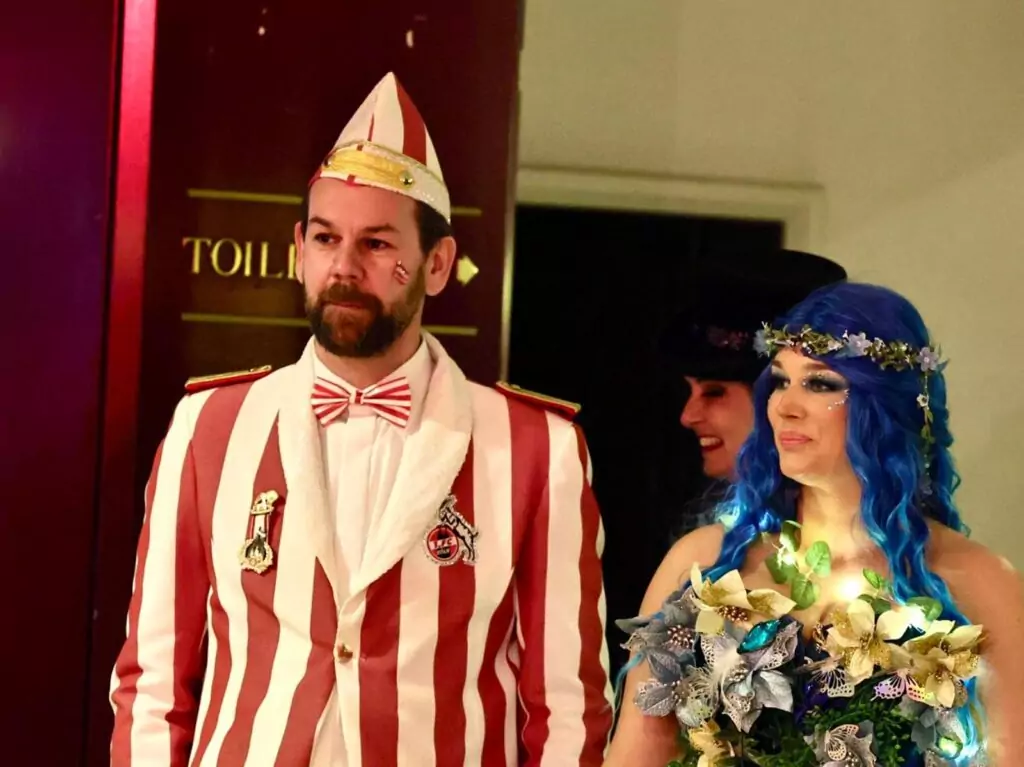 Geschäftsführer Sport Thomas Kessler bei der Karnevalssitzung des 1. FC Köln