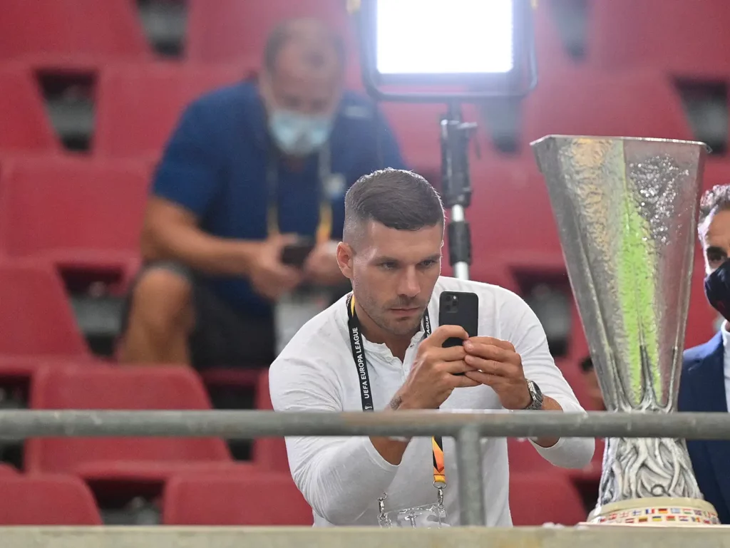 Lukas Podolski könnte nochmal europäisch spielen