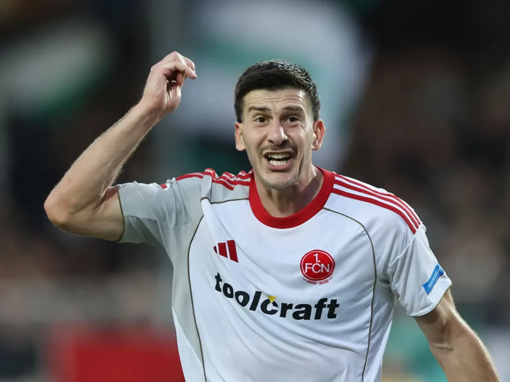 Luka Lochoshvili soll vor einem Wechsel zum 1. FC Köln stehen