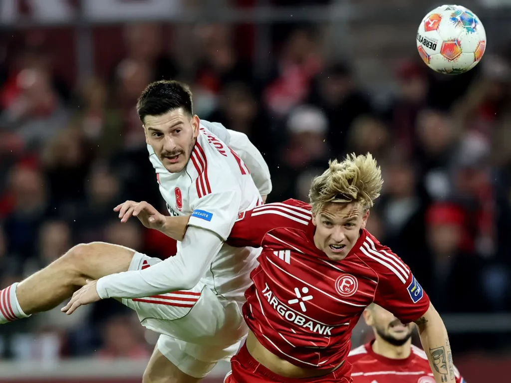 Luka Lochoshvili gilt als kopfballstark und kompromisslos