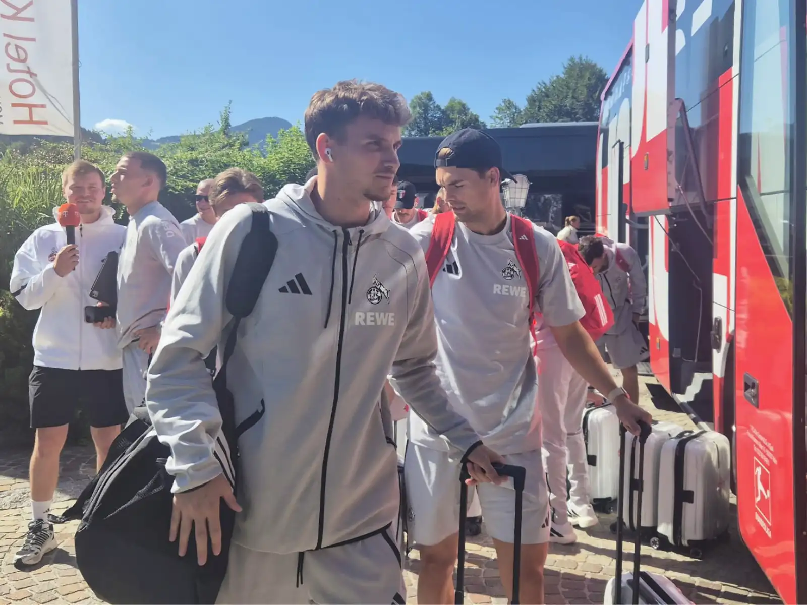 1. FC Köln in Kitzbühel angekommen – Die Bilder der Ankunft