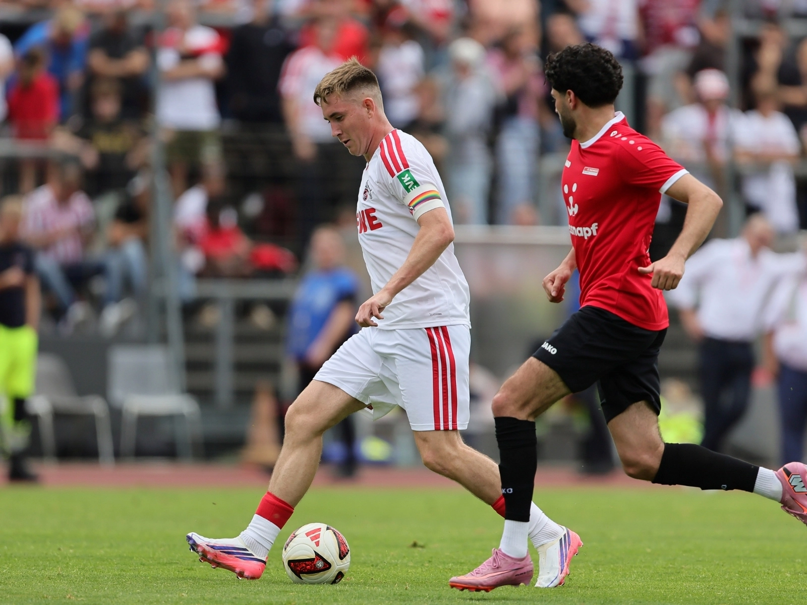 Isak Johannesson soll noch mehr Konkurrenz bekommen beim 1. FC Köln