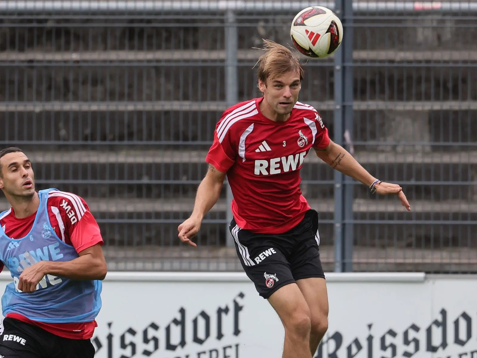 Borna Sosa im Training des 1. FC Köln