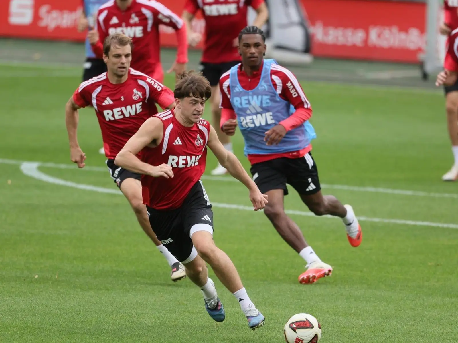 Said El Mala und Thijs Dallinga fehlen dem 1. FC Köln vor Stuttgart im Training, Neuzugänge sind dabei