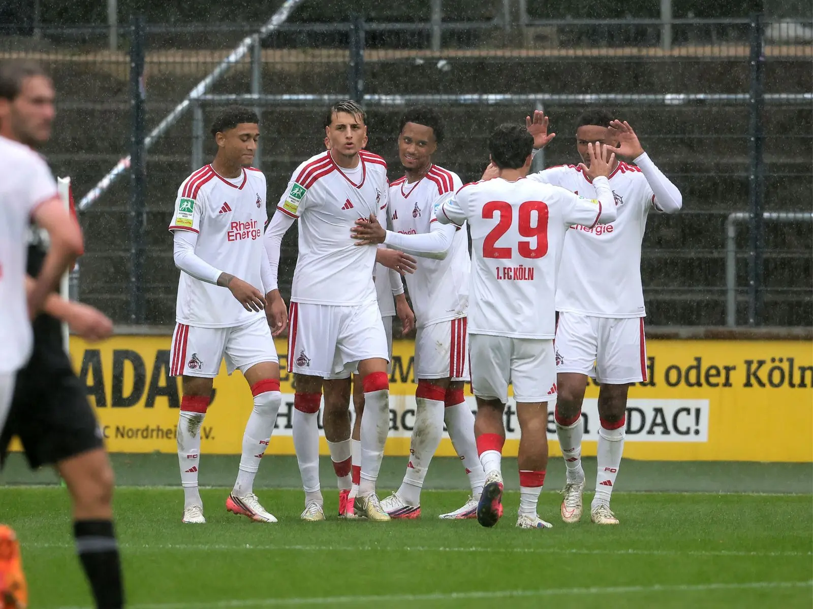 Sorgen um Neumann und Fürst, schon wieder Jubel bei El Mala: U21 gelingt Saison-Novum und siegt auf Schalke