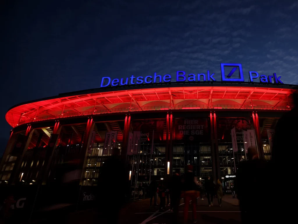 Das Stadion in Frankfurt musste evakuiert werden